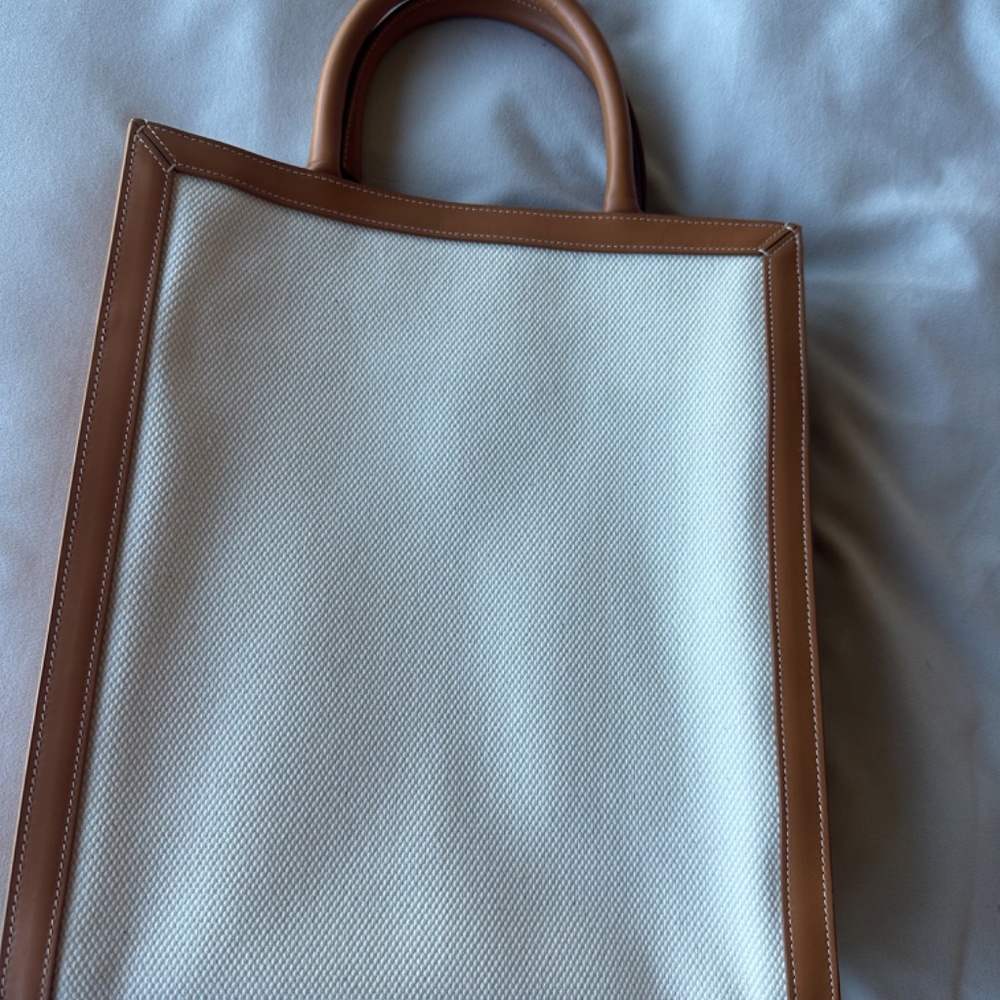 Celine - Picture 4 of 5